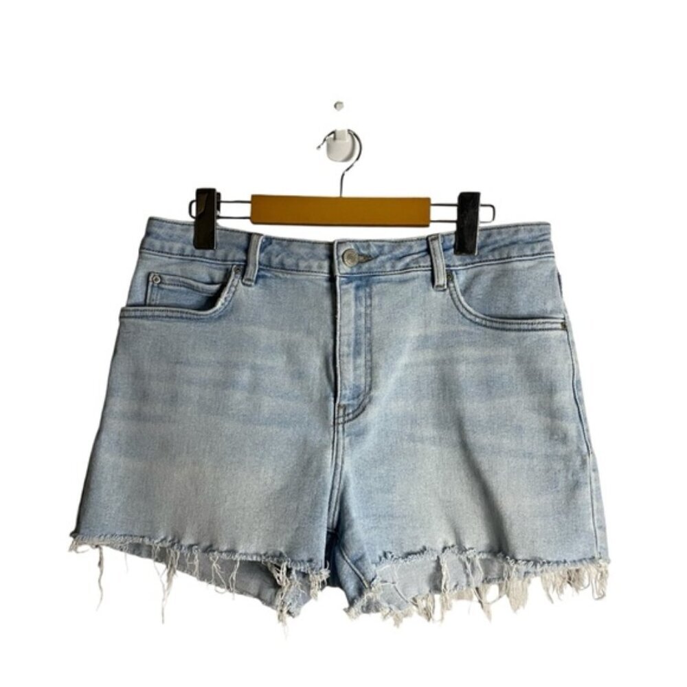 RW&CO Women's Light Wash High Waisted Frayed Denim Short